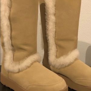 Women’s Ugg Sundance boots - Free Gift w purchase